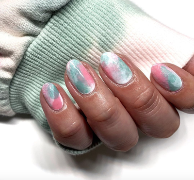 Pink and green sponge nail art 