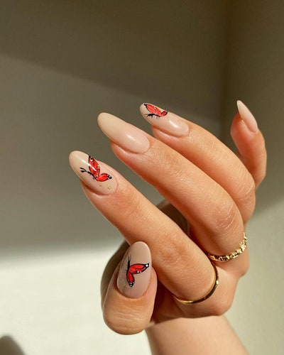 Butterfly nail art 