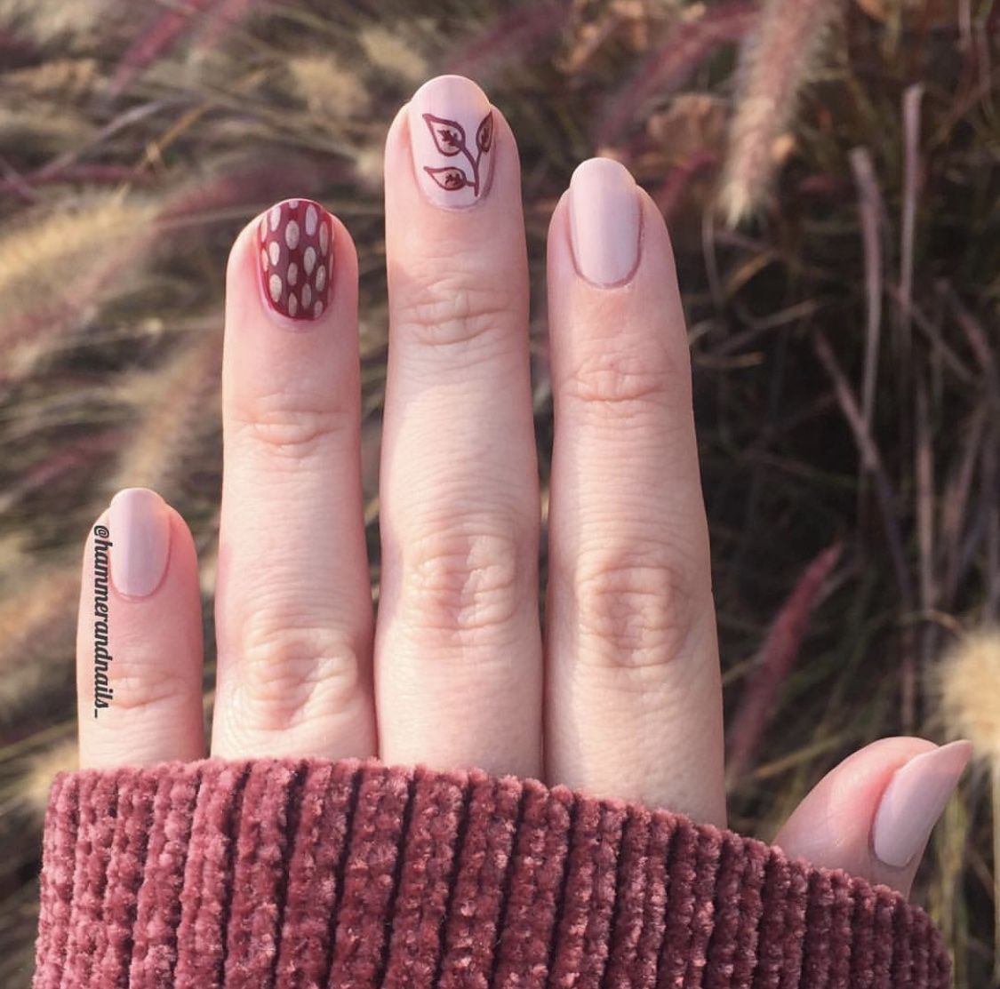 fall nails sweater